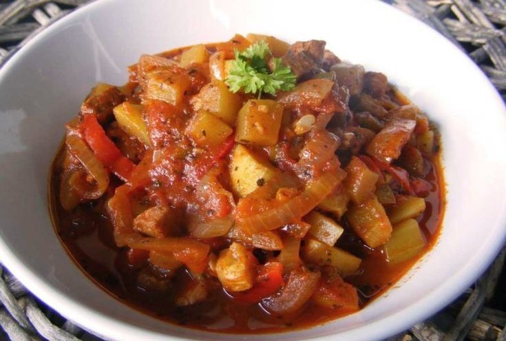 Create meme: roast in a slow cooker, vegetable stew, stew with meat