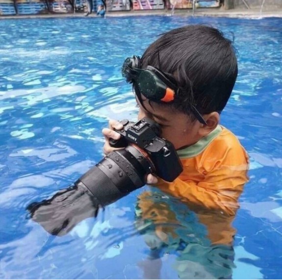 Create meme: underwater photography, photographer , underwater 
