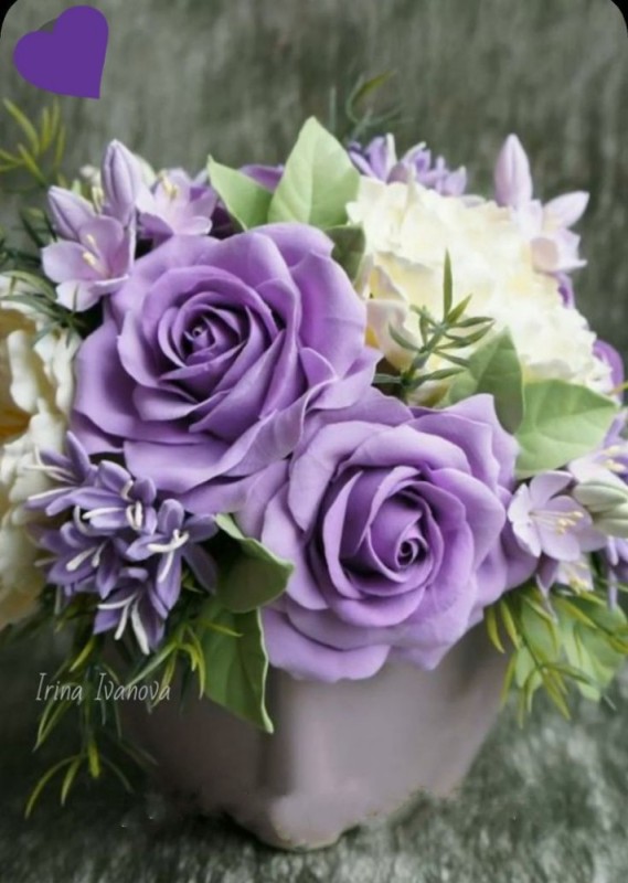 Создать мем: цветочные букеты и композиции из фоамирана, красивые цветы из фоамирана, фиолетовые цветы