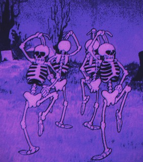 Создать мем: скелет хэллоуин, темнота, скелет