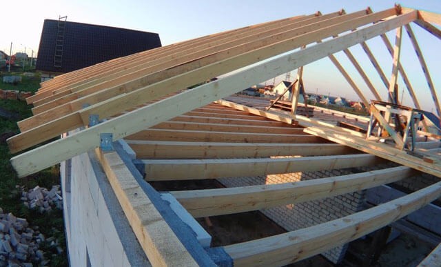 Create meme: installation of rafters, mauerlat for a gable roof, rafters on the floor beams