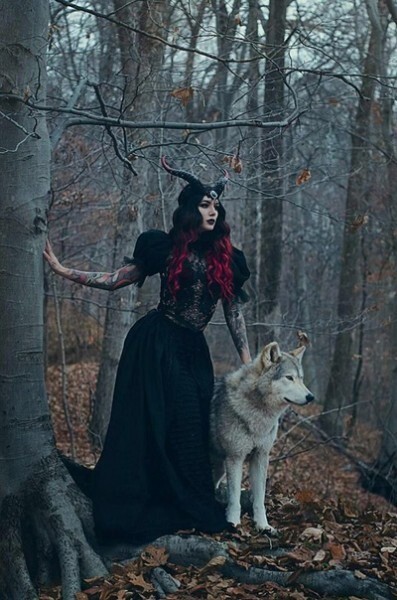 Create meme: Gothic beauty, fabulous photos, wolf girl