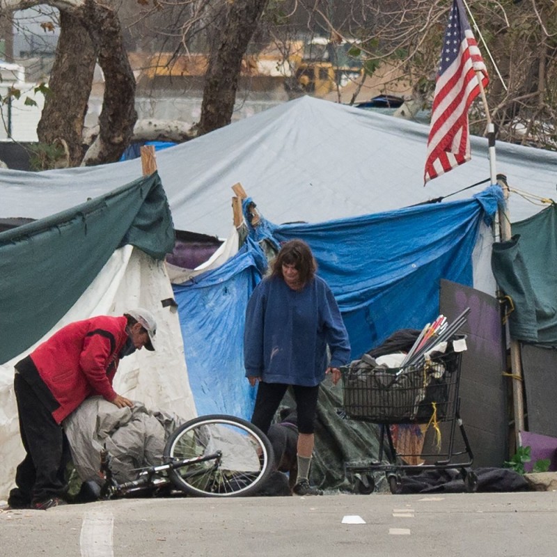 Создать мем: палаточный лагерь бомжей лос-анджелес, нищета в сша, бездомные