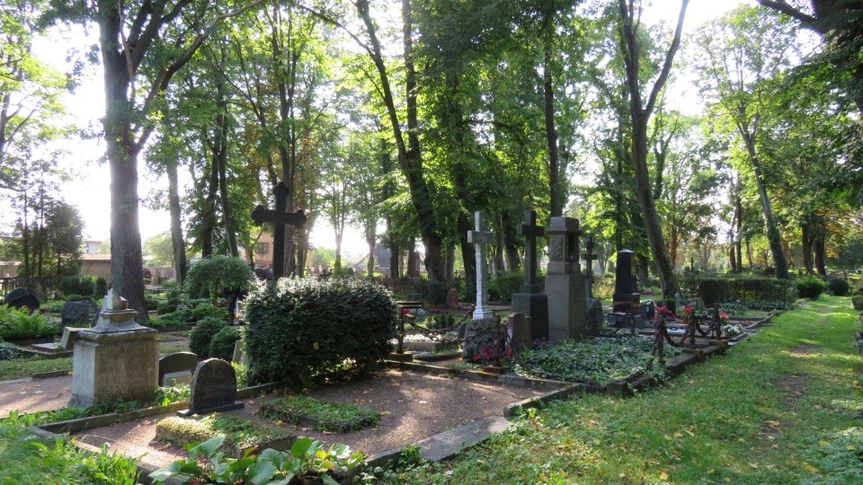 Create meme: cemetery , the cemetery of the Alexander Nevsky Lavra in St. Petersburg, Smolenskoye cemetery St. Petersburg