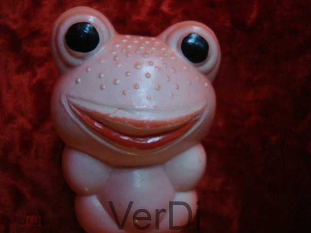 Create meme: rubber frog toy, rubber toy frog soviet, duck and frog toy