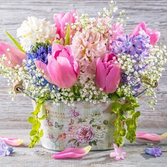 Создать мем: разноцветный букет пастельных тонов, букет из весенних цветов, красивый букет цветов