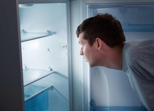 Создать мем: холодильник, человек смотритв в холодильник, пустой холодильник и человек