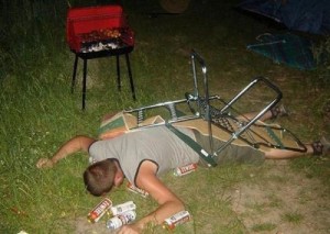 Создать мем: drunk walking, passed out guy, приколы на рыбалке пьяные фото