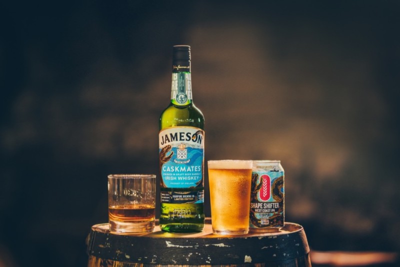 Создать мем: jameson whiskey, виски, джемисон каскмейтс