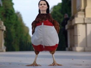 Создать мем: курица, человек, модная курица