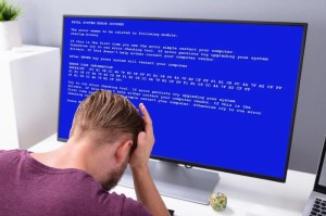 Создать мем: ошибка пк, завис компьютер, синий экран смерти
