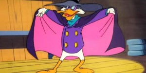 Создать мем: darkwing duck, ну ка от винта, черный плащ и утиные истории